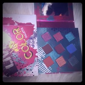 Living in color eyeshadow pallete